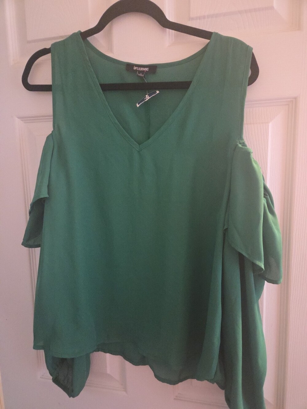 Ups & Downs Green Cold Shoulder Blouse V-Neck Long Sleeve L - Like New